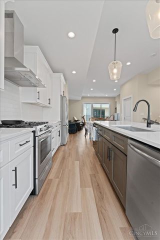 3906 Edwards Road, Cincinnati, OH 45209
