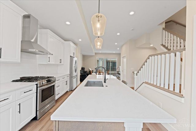3906 Edwards Road, Cincinnati, OH 45209