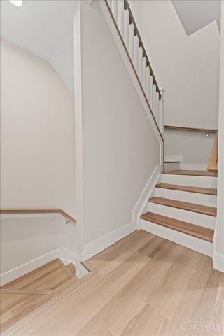 3906 Edwards Road, Cincinnati, OH 45209