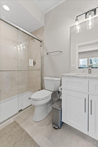 3906 Edwards Road, Cincinnati, OH 45209
