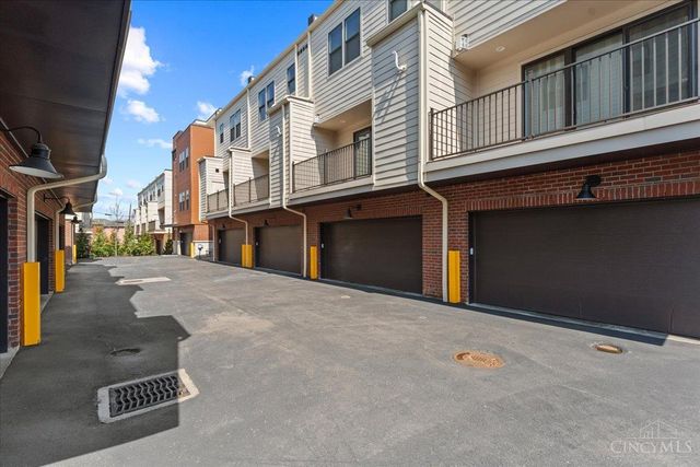 3906 Edwards Road, Cincinnati, OH 45209