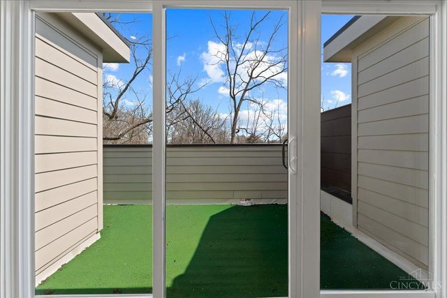 3906 Edwards Road, Cincinnati, OH 45209