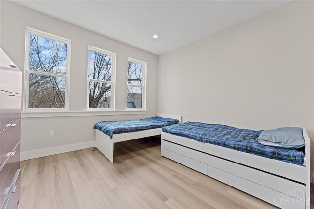 3906 Edwards Road, Cincinnati, OH 45209