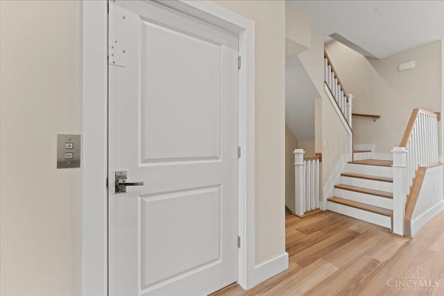 3906 Edwards Road, Cincinnati, OH 45209