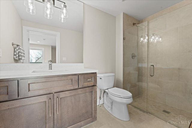 3906 Edwards Road, Cincinnati, OH 45209