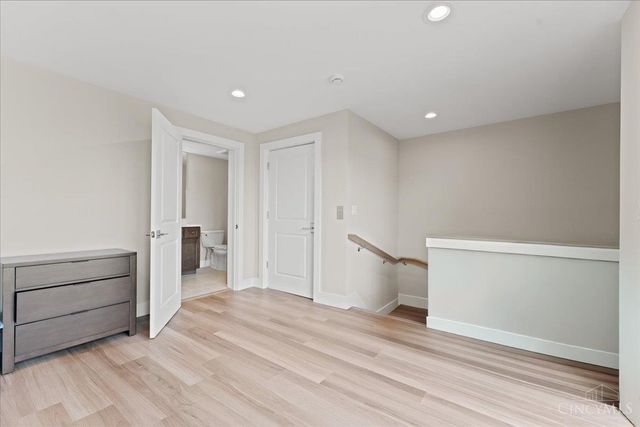 3906 Edwards Road, Cincinnati, OH 45209
