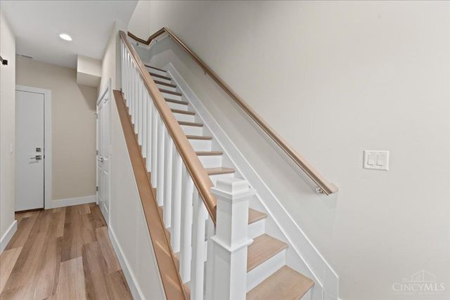 3906 Edwards Road, Cincinnati, OH 45209