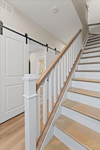 3906 Edwards Road, Cincinnati, OH 45209