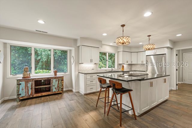 10 Market Place Dr, Hilton Head Island, SC 29928