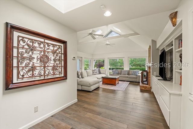 10 Market Place Dr, Hilton Head Island, SC 29928
