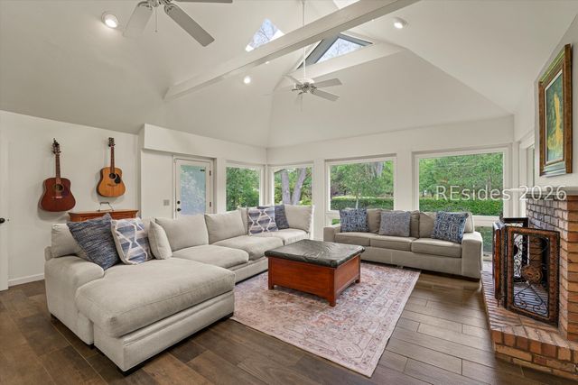 10 Market Place Dr, Hilton Head Island, SC 29928