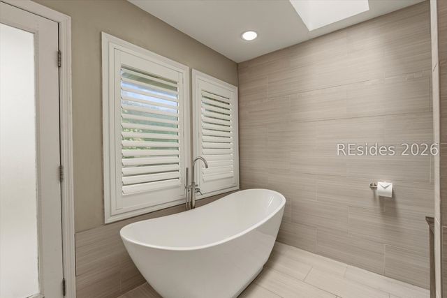10 Market Place Dr, Hilton Head Island, SC 29928