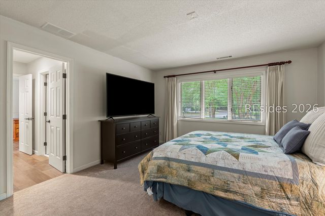 10 Market Place Dr, Hilton Head Island, SC 29928
