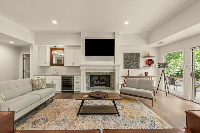 10 Market Place Dr, Hilton Head Island, SC 29928