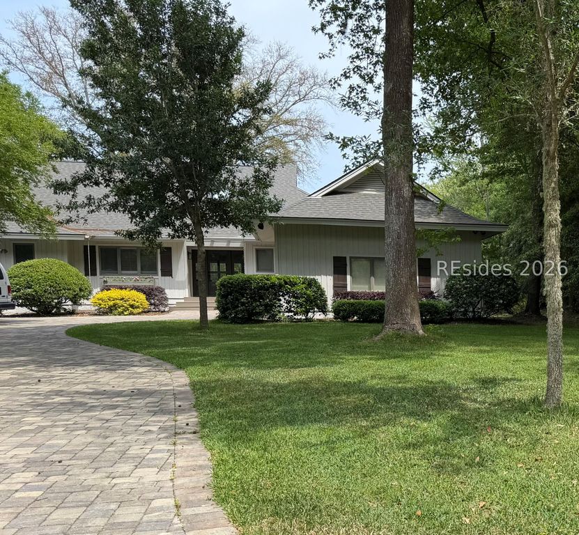 10 Market Place Dr, Hilton Head Island, SC 29928