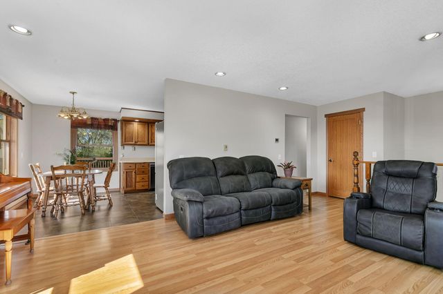 7481 State Street, Clear Lake, MN 55319