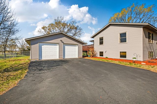 7481 State Street, Clear Lake, MN 55319
