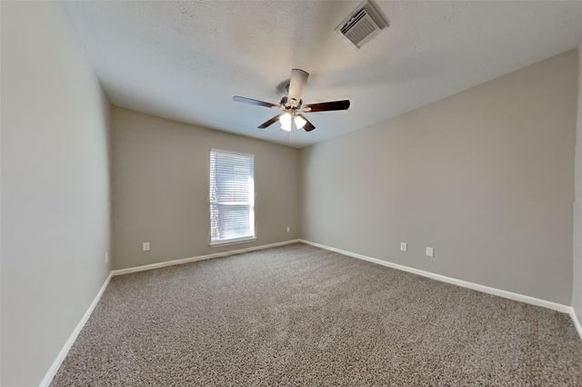 70 N Creekmist Place, Conroe, TX 77385