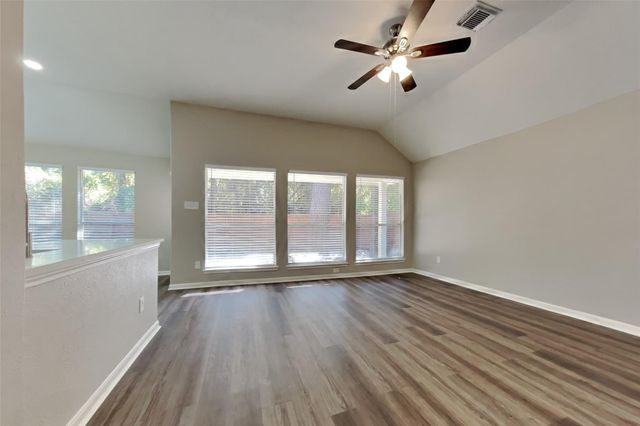 70 N Creekmist Place, Conroe, TX 77385