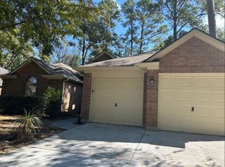 70 N Creekmist Place, Conroe, TX 77385