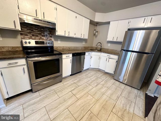 109 FRANKLIN DR, Voorhees, NJ 08043