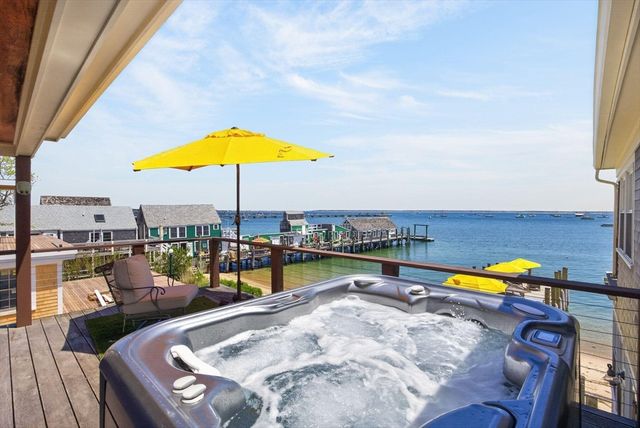 71 Commercial Street, Provincetown, MA 02657