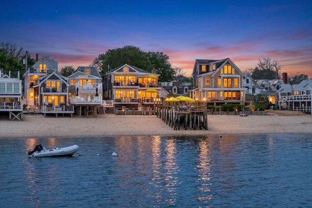 71 Commercial Street, Provincetown, MA 02657