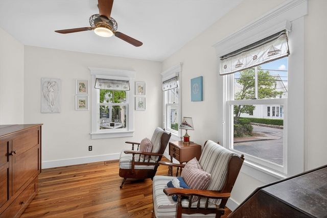 71 Commercial Street, Provincetown, MA 02657
