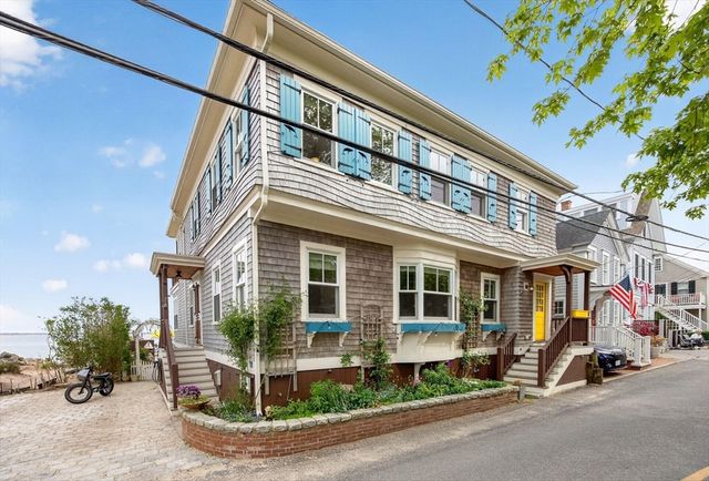 71 Commercial Street, Provincetown, MA 02657
