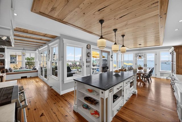 71 Commercial Street, Provincetown, MA 02657