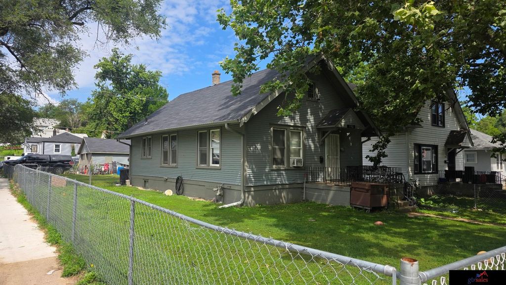 3302 N 41 Street, Omaha, NE 68111