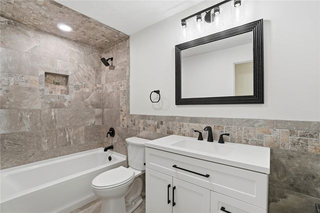 1039 Independence Drive, Kettering, OH 45429