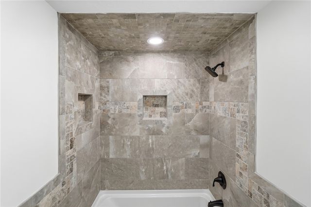 1039 Independence Drive, Kettering, OH 45429