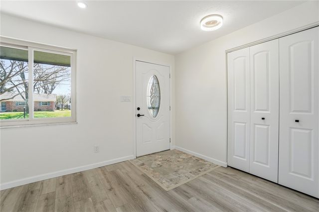 1039 Independence Drive, Kettering, OH 45429