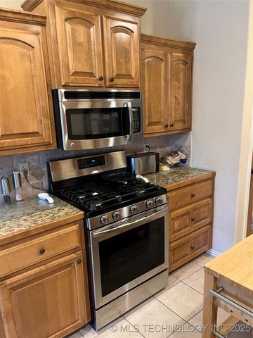 2613 S 12th Street, Broken Arrow, OK 74012