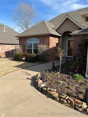 2613 S 12th Street, Broken Arrow, OK 74012
