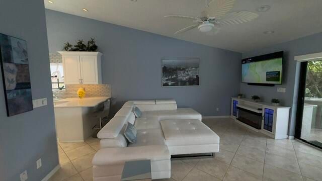 425 Deer Creek Path E, Deerfield Beach, FL 33442