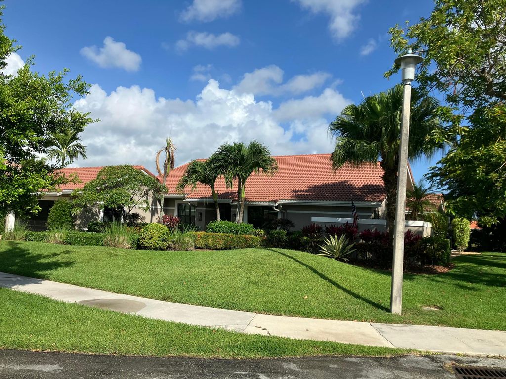 425 Deer Creek Path E, Deerfield Beach, FL 33442