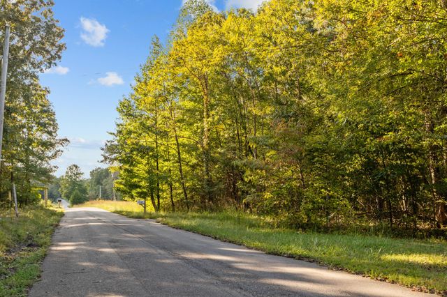 1127 E Pruett Rd, Dickson, TN 37055