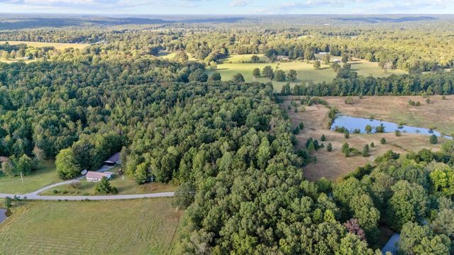 1127 E Pruett Rd, Dickson, TN 37055