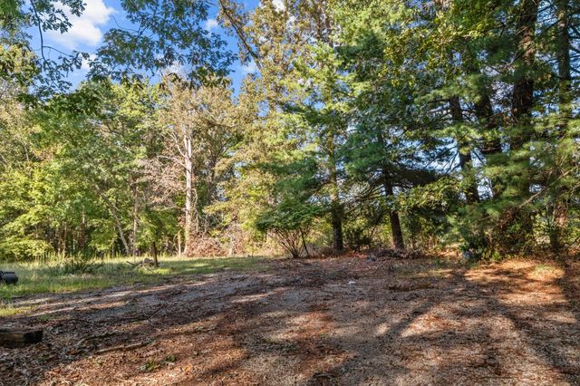 1127 E Pruett Rd, Dickson, TN 37055