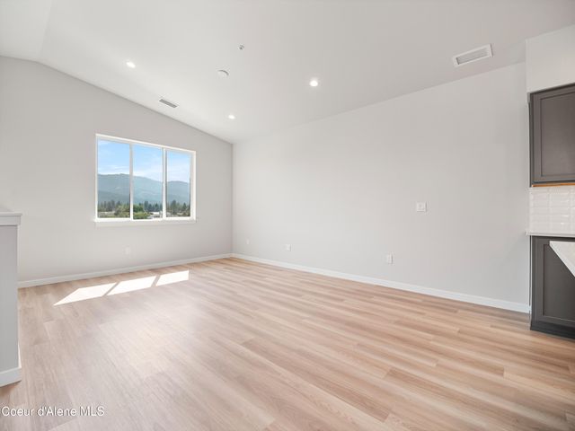 1229 E MILLWORX LOOP, Post Falls, ID 83854
