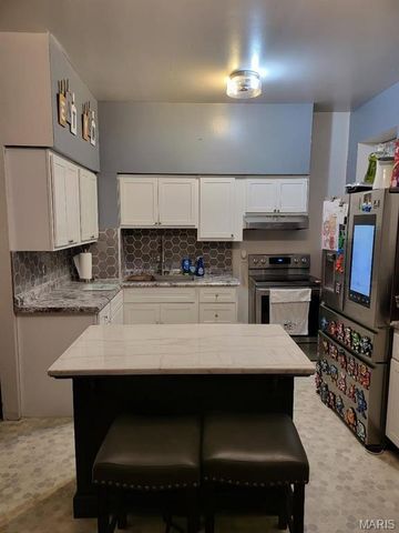 2716 Sullivan Avenue, St Louis, MO 63107