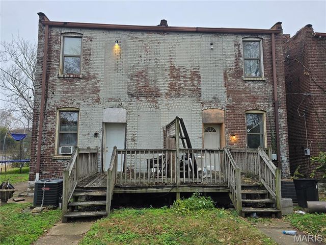 2716 Sullivan Avenue, St Louis, MO 63107