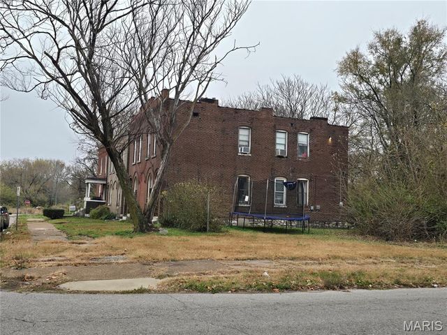 2716 Sullivan Avenue, St Louis, MO 63107