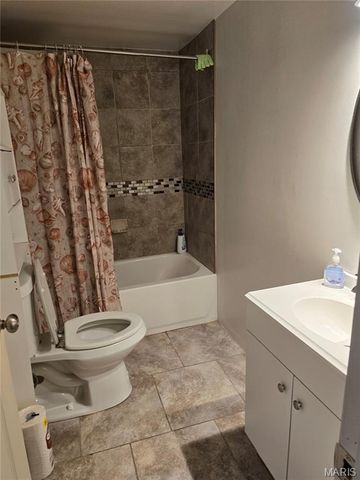 2716 Sullivan Avenue, St Louis, MO 63107