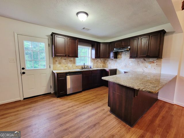 304 Baughs Cross Road, West Point, GA 31833