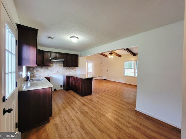 304 Baughs Cross Road, West Point, GA 31833