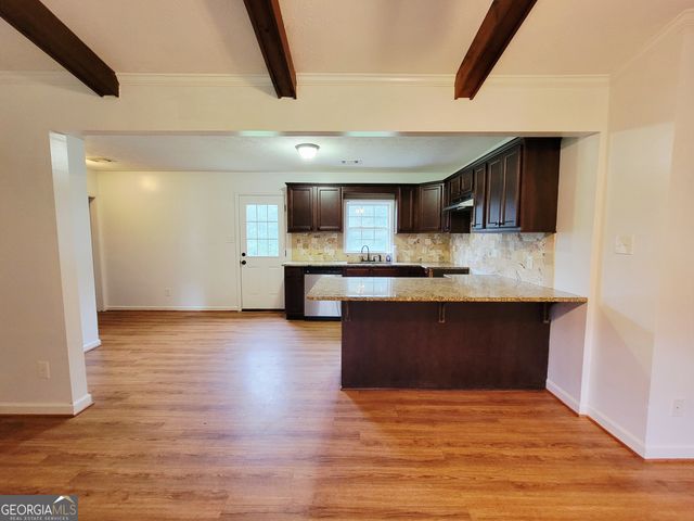 304 Baughs Cross Road, West Point, GA 31833