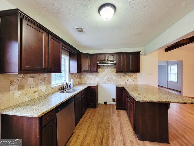 304 Baughs Cross Road, West Point, GA 31833